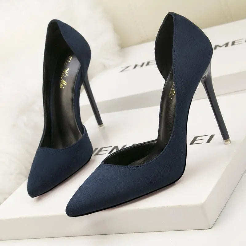 Women's Low-cut Pointed-toe Side Hollow-out Shoes - Little Addiction