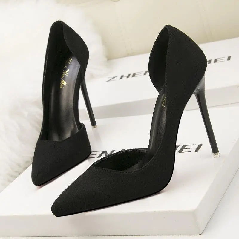 Women's Low-cut Pointed-toe Side Hollow-out Shoes - Little Addiction